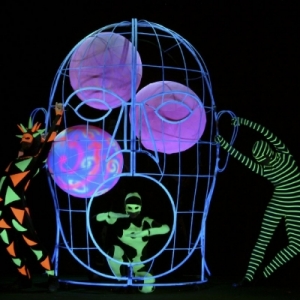  Black Light Theatre - "WOW"